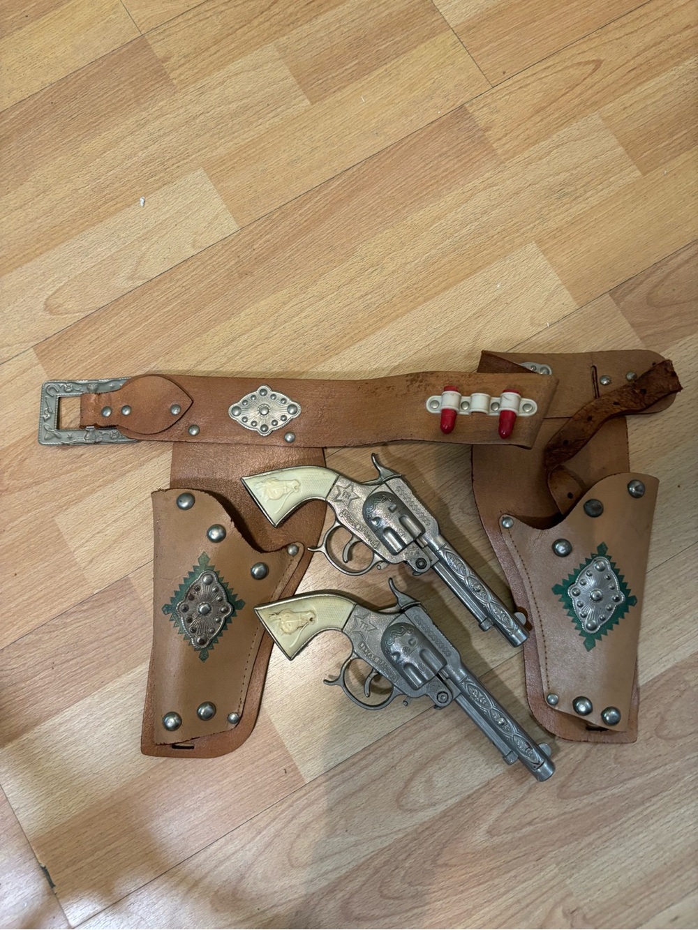 Vintage  1950’s Texas Ranger Cap Gun Western Double Leather Holster Set